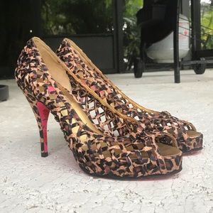 Betsey Johnson Animal print high heels Sz 8.5